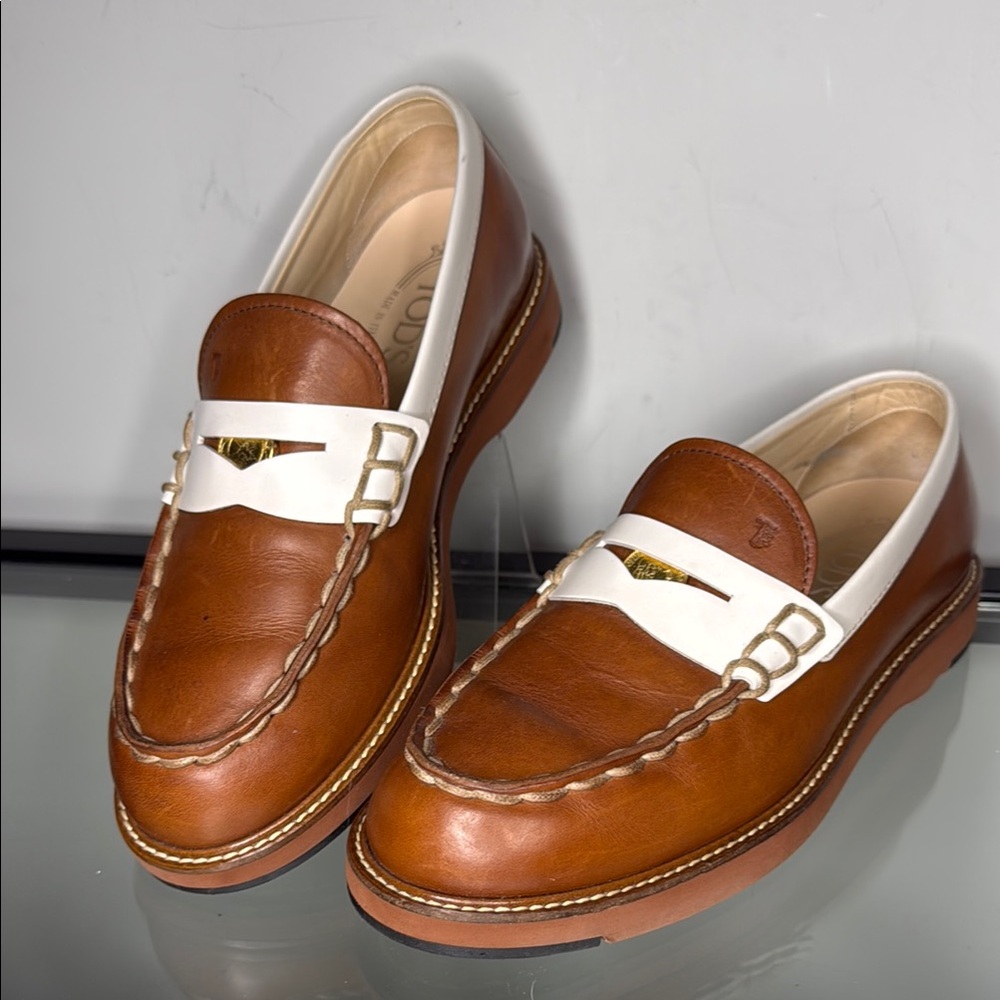 Tod’s Fabulous Italian Heaven Leather Penny loafers size 38.5 EUC